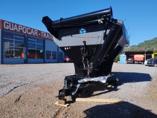 TRITON AGRO - CARRETA GRANELEIRA - 2025/2025 - Prata - R$ 64.000,00