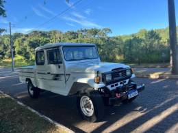 TOYOTA - BANDEIRANTE - 1995/1995 - Branca - R$ 140.000,00