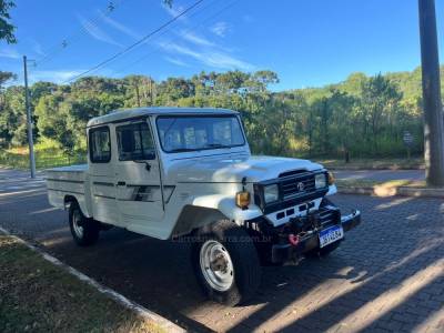 TOYOTA - BANDEIRANTE - 1995/1995 - Branca - R$ 140.000,00