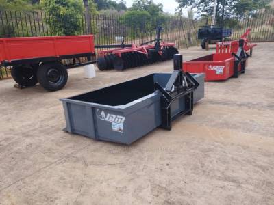 OUTRAS - CAÇAMBA - 2024/2024 - Prata - R$ 5.200,00