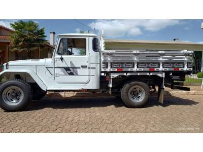 TOYOTA - BANDEIRANTE - 1991/1991 - Branca - R$ 95.000,00