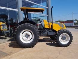 VALTRA - TRATOR A750 - 2010/2010 - Amarela - R$ 138.000,00