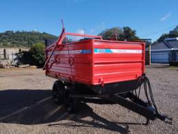OUTRAS - CARRETA AGRÍCOLA - 2005/2005 - Vermelha - R$ 21.000,00